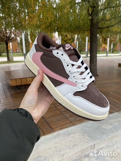 Кроссовки Nike Air Jordan 1 low Travis Skott