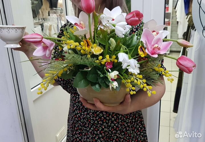 Искусственные цветы и деревья