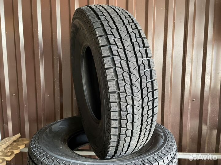 Yokohama Ice Guard G075 215/80 R15 102Q