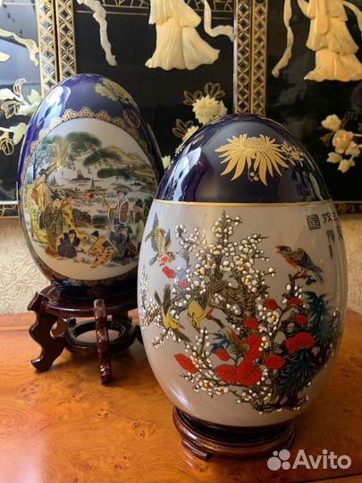 Статуэтка яйцо фарфоровое на подставке большое