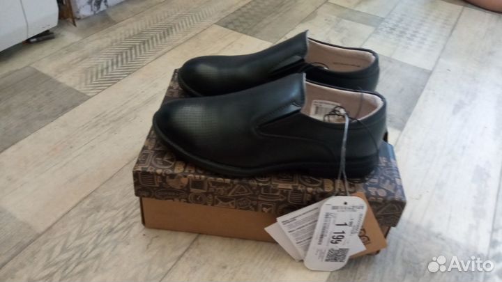 Новые туфли для мальчика 33р