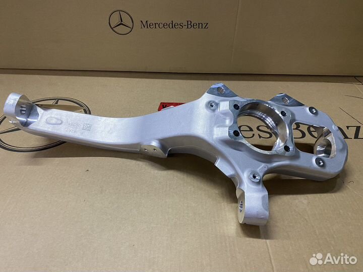 Поворотный кулак левый Mercedes W167