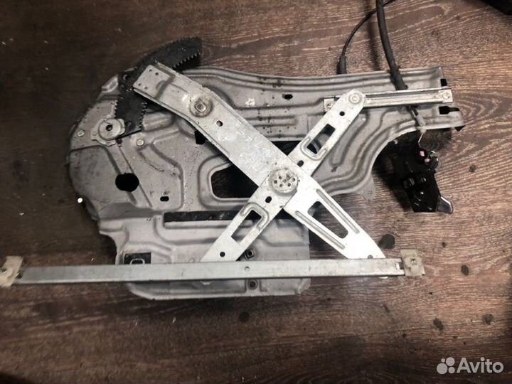 Панель двери передний правый Hyundai Santa Fe SM