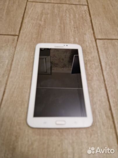 Планшет Samsung Tab 3 7.0 SM-T211
