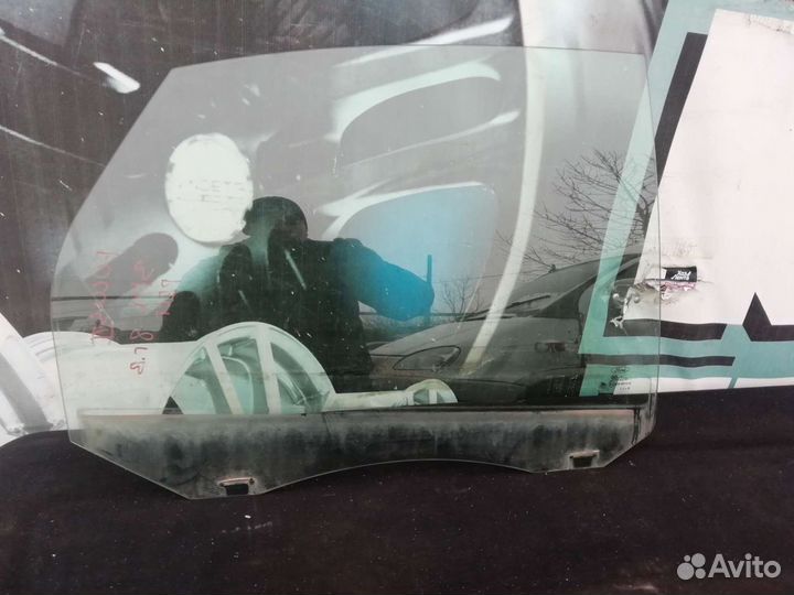 Стёкла боковые задние Форд фокус2