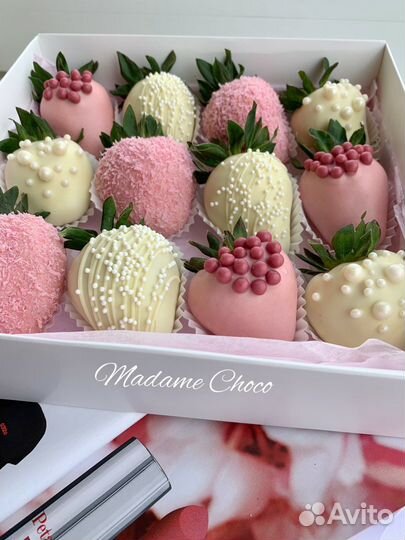 Клубника в шоколаде. Фруктовые букеты