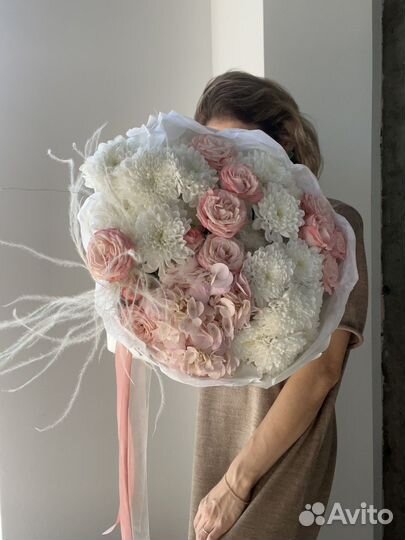 Букет из гортезии и пионовидных роз