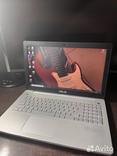 Ноутбук asus