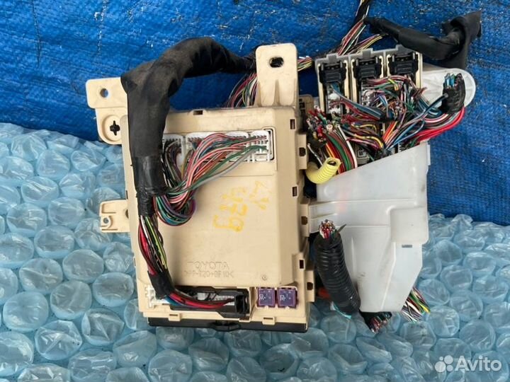 Блок предохранителей левый Toyota Sienna XL20 3.3