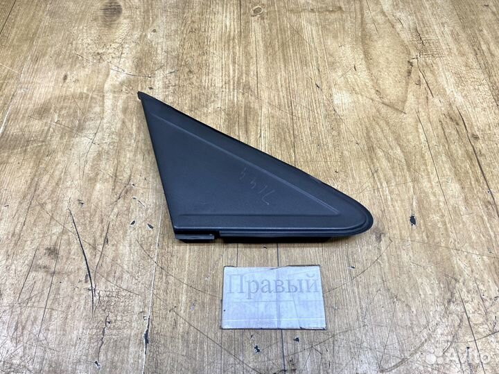 Накладка зеркала правая Ford Focus 2 2005-2011г