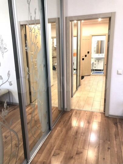 2-к. квартира, 60 м², 1/6 эт.