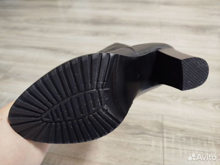 Сапоги женские зимние 38 размера новые