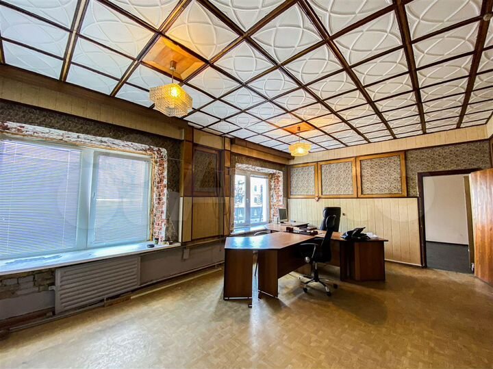 Видовой лофт в историческом центре, нежилое здание