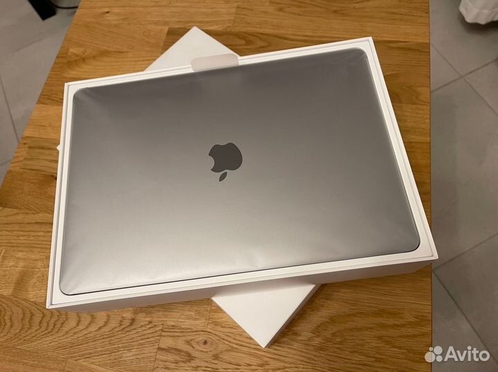 MacBook Pro 13 i5 1TB 16GB Touch Bar Space Gray