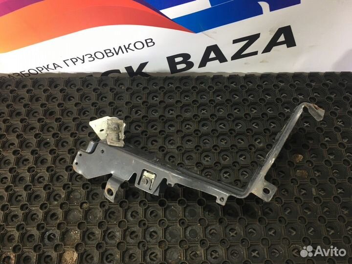 Кронштейн фары правый Volvo FH