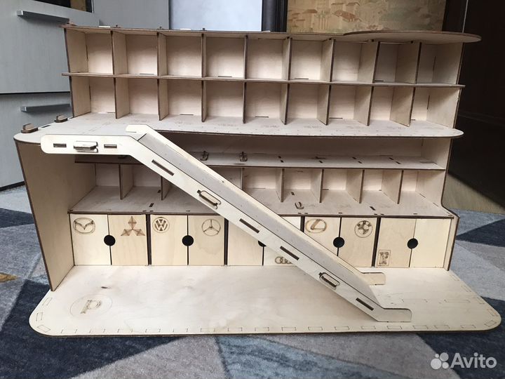 Парковка гараж для машинок деревянная