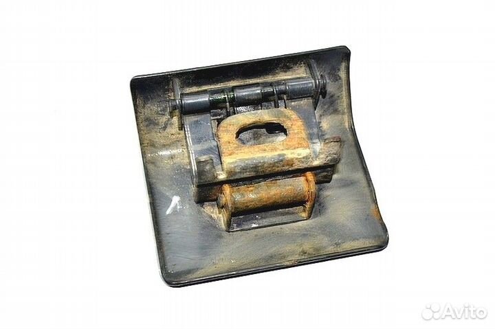 Кронштейн крепления крыла переднего моста, левый s