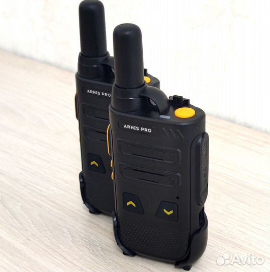 Компактные рации для официантов и охраны в клубах