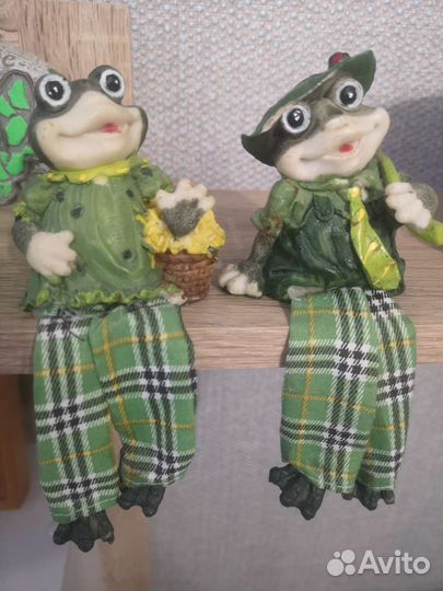 Фигурки лягушки парочка