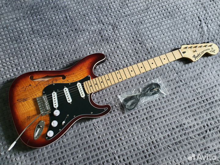 Fender Stratocaster Hollow Body (Replica)