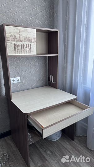 Письменный стол