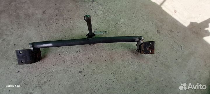 Фаркоп тоета авенсис 1999г