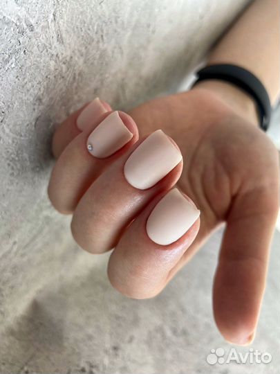 Обучение маникюру, педикюру, дизайнам