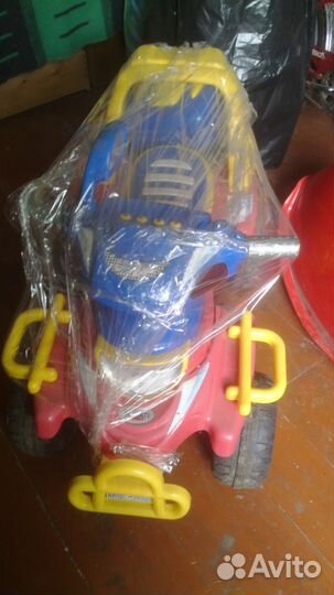 Детский электромобиль