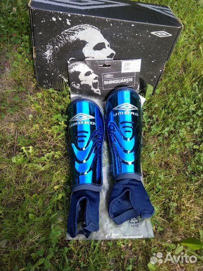 Щитки футбольные Umbro размер L
