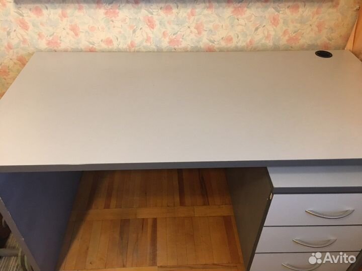 Стол писиннный