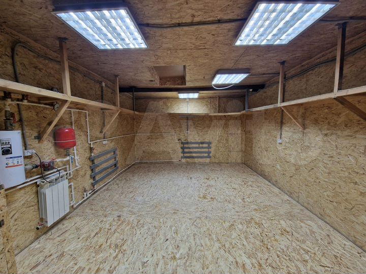 Гараж, > 30 м²