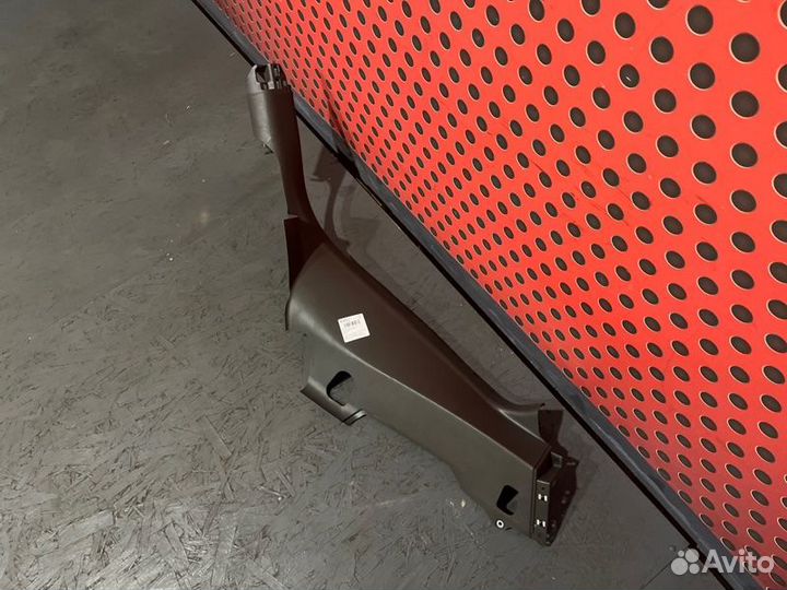 Обшивка стойки правая Porsche Macan 95B 2016