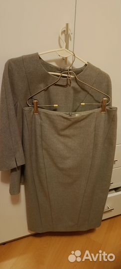 Женский костюм с юбкой офисный