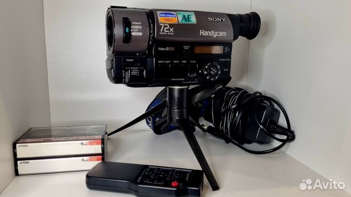 Видеокамера Sony CCD- TR511E 1998 года