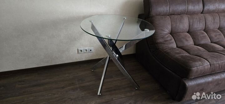 Кухонный стол стеклянный