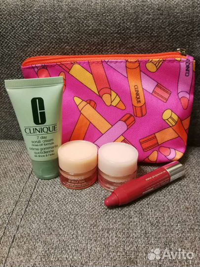 Clinique косметичка с наполнением