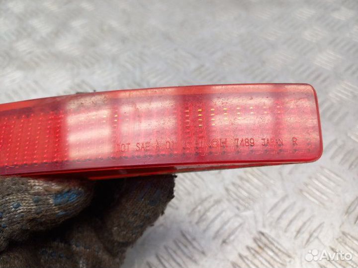 Отражатель в бампер задний правый Infiniti Fx45