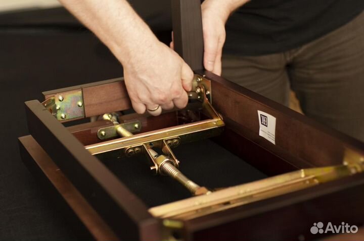 Банкетка для пианино