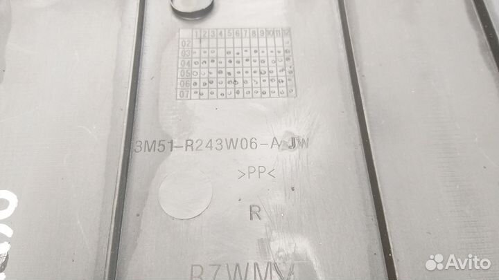 Обшивка центральной стойки правая Ford Kuga 1