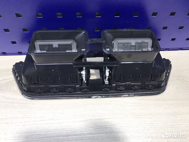 Центральный дефлектор Octavia A7