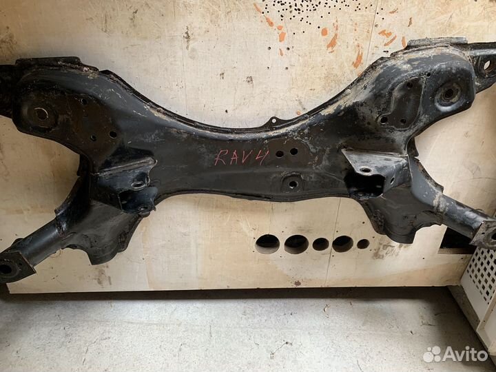 Балка подмоторная на Тойота Rav 4