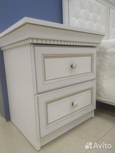 Тумба прикроватная