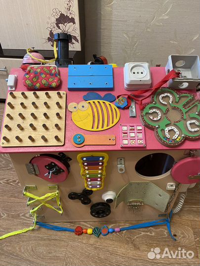 Бизиборд домик