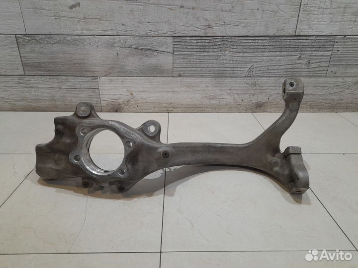 Кулак поворотный передний правый Audi A6 / Allroad