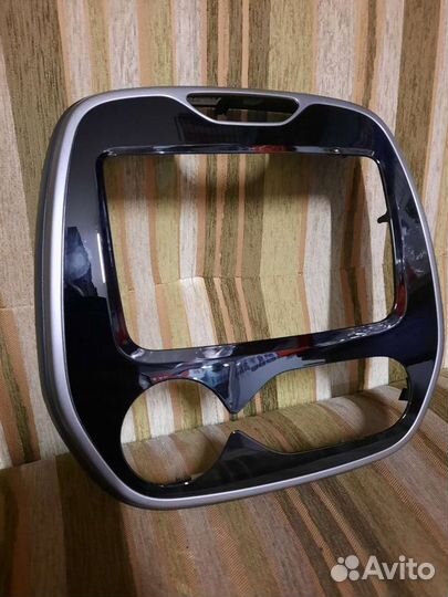 Рамка для штатной магнитолы Рено Каптюр