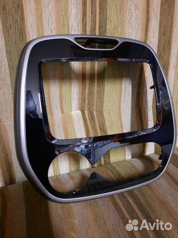 Рамка для штатной магнитолы Рено Каптюр