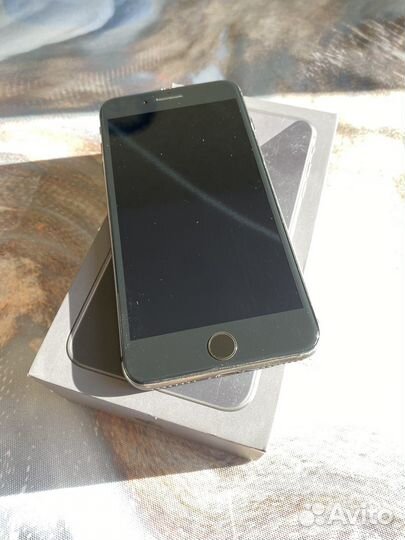 iPhone 8 Plus, 64 ГБ