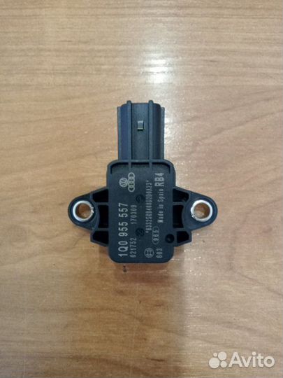 Датчик удара (AirBag) передний Volkswagen Polo