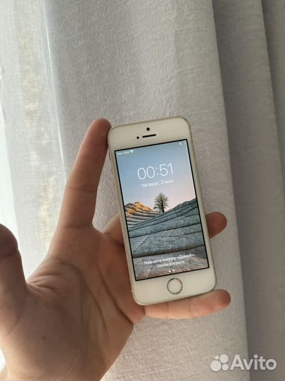 iPhone SE, 32 ГБ