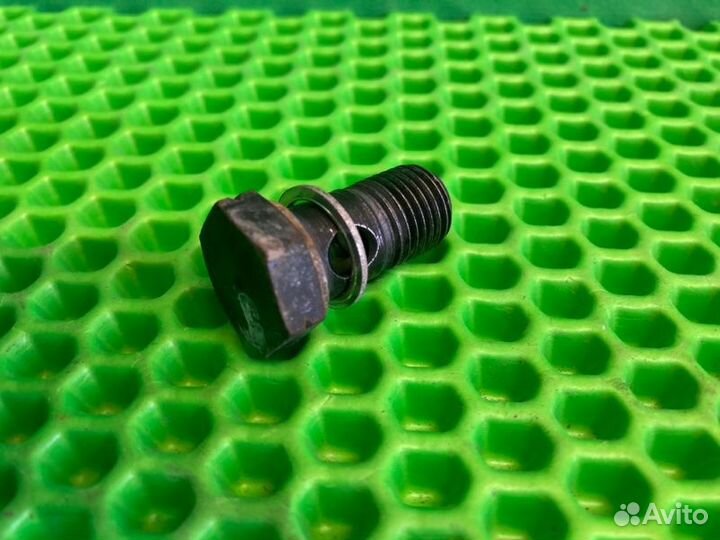 Болт Bmw X1 E84 N20B20A 2012